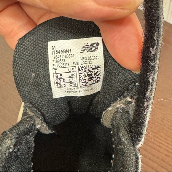 New Balance & Monkey Feet Black Sneakers High-Top Style for toddlers 18-24 - Picture 14 of 16